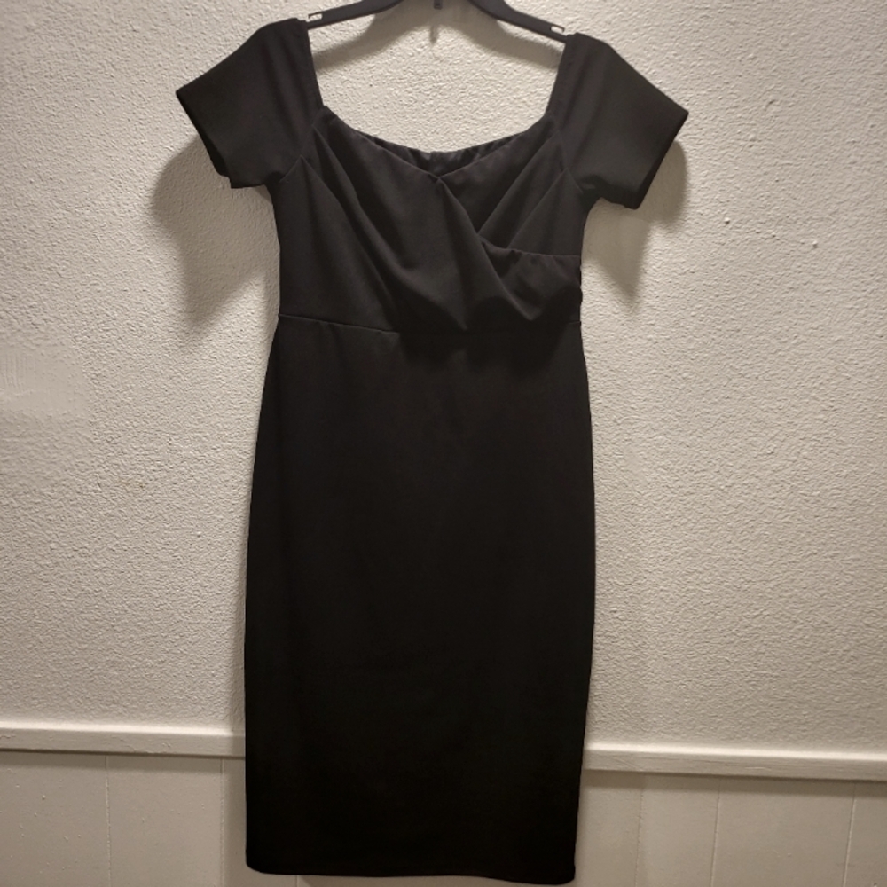 ladies PinkBlush Maternity Medium Black sheath dress fitted